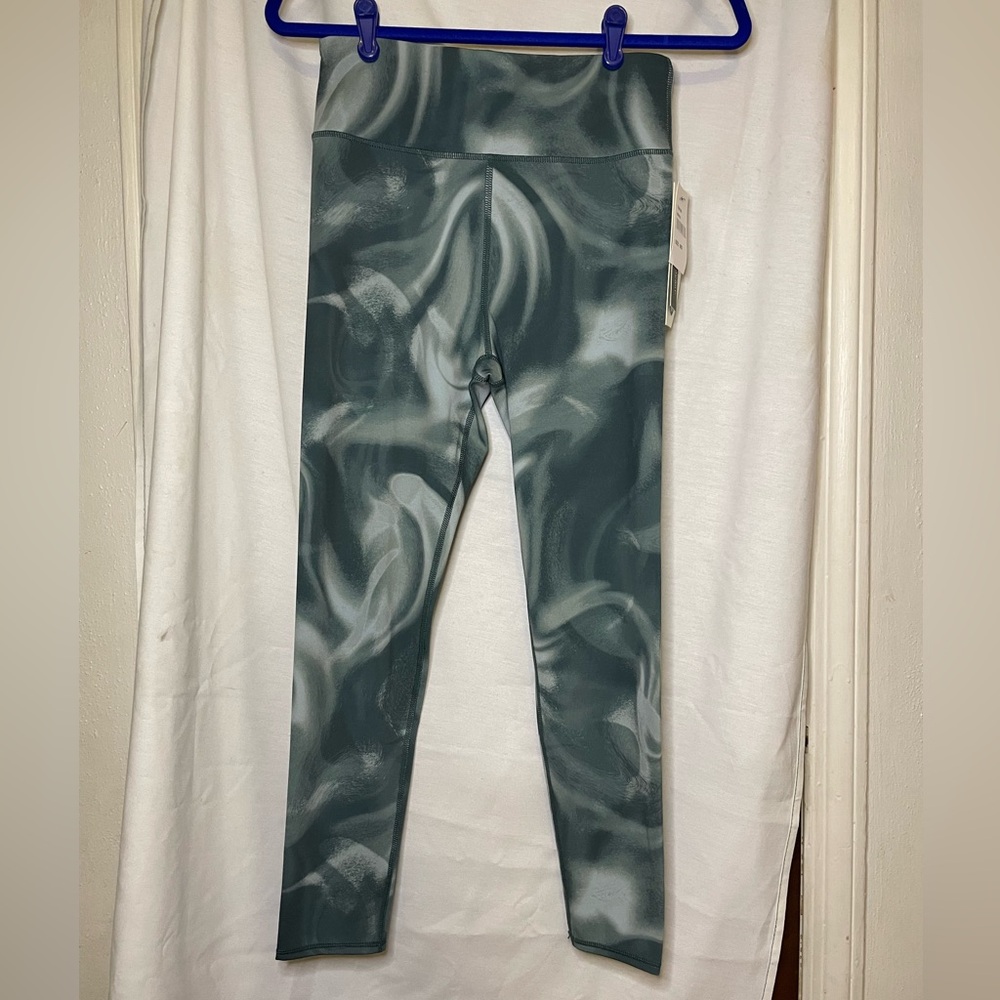 NWT Threads 4 Thought Green White Marsh Tie Dye Leggings Size M